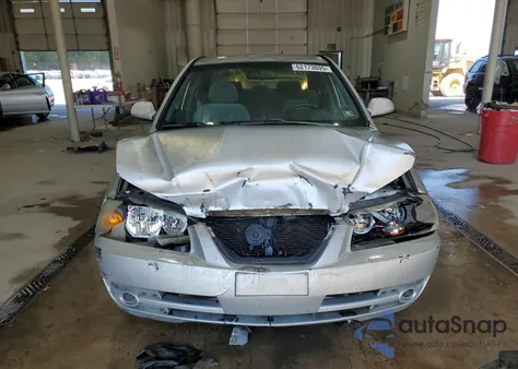 2005 Hyundai Elantra Gls from USA, damaged, VIN KMHDN46D15U040247